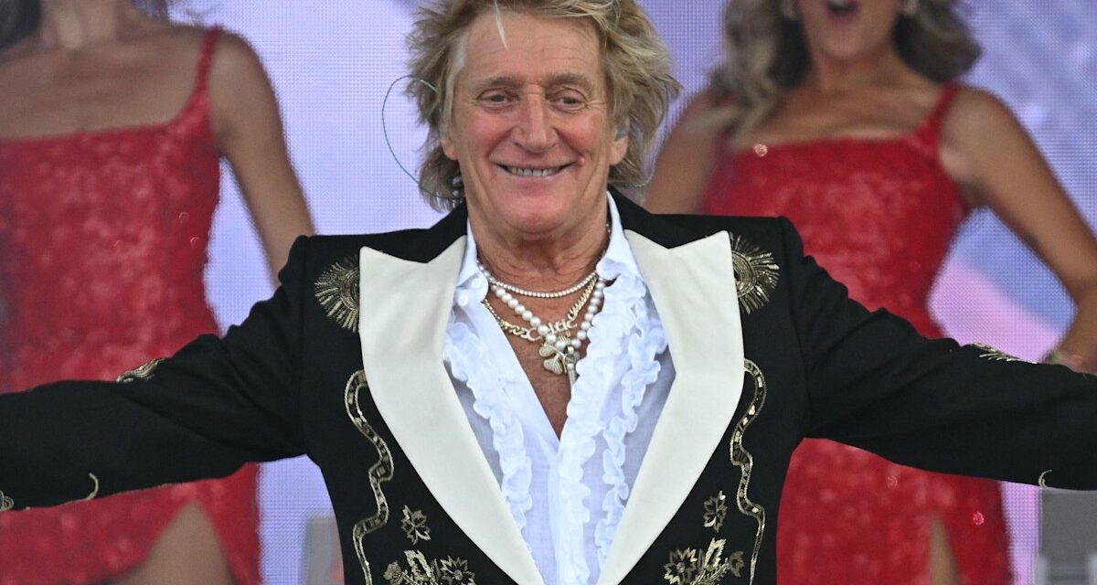 Message poignant de Rod Stewart après que le jeu de Glastonbury laisse les fans dans les «  inondations de larmes  »