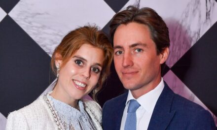 Le mari de la princesse Béatrice Edoardo Mapelli Mozzi partage des images invisibles de Family Holiday