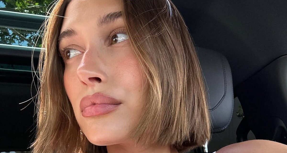Hailey Bieber pourrait arrêter la circulation dans le bikini le plus brillant alors que le mari Justin fait une annonce majeure