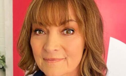 La robe d&rsquo;été florale de Lorraine Kelly est sans loyer dans mon esprit – j&rsquo;ai dû enquêter