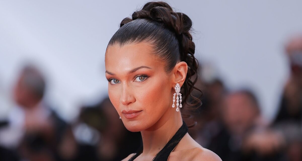 La frange soppy Y2K de Bella Hadid est la coupe de cheveux des filles cool que tout le monde est sur le point de demander cet été