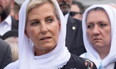 La duchesse Sophie réconforte la mère en deuil en visite royale «émotionnelle» et «puissante»