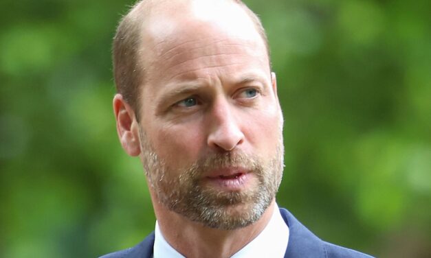 Sombre Prince William retient les larmes au service commémoratif à Londres