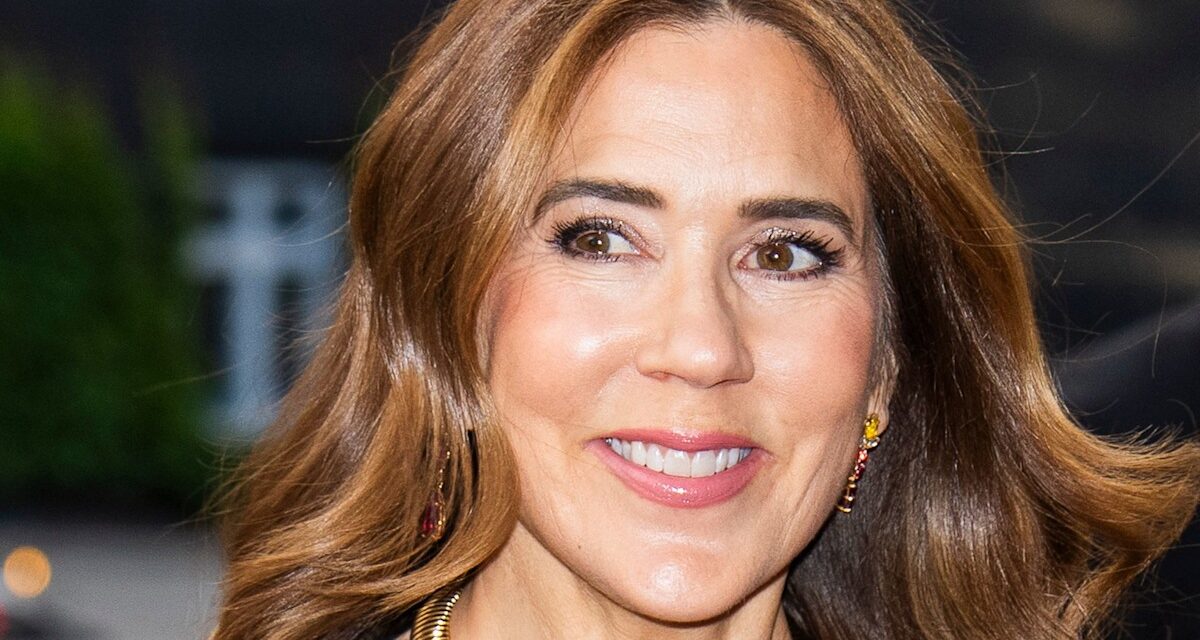 Queen Mary canalise Kate Middleton dans une robe à pois à couper le souffle – Achetez le look