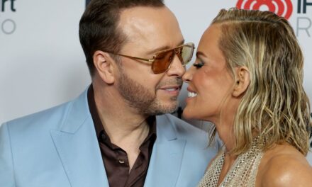 Donnie Wahlberg «  si heureuse  » alors qu&rsquo;il célèbre la nouvelle étape avec sa femme Jenny McCarthy