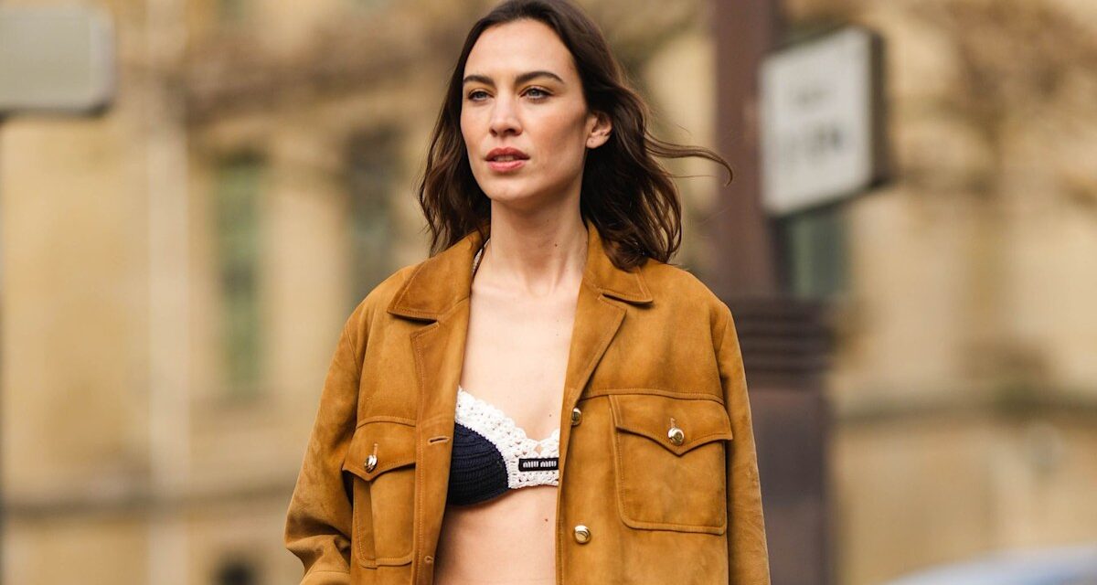 Alexa Chung dit que Duffle Coats est un incontournable d&rsquo;automne pour 2025