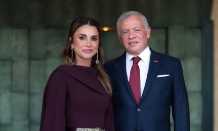 La reine Rania ravit les fans avec un moment de PDA rare avec le roi Abdullah