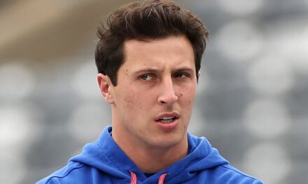 Que sont les gains nets, le salaire et les gains de carrière du quart-arrière Tommy DeVito?