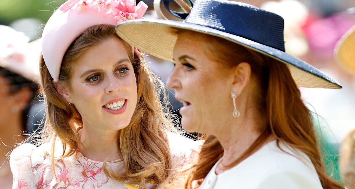 Sarah Ferguson embrasse la fille princesse Béatrice qu&rsquo;elle est «sans fin» pour