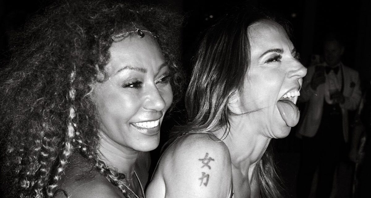 Le chant «  fou  » de Mel B avec Spice Girls Bandmate Mel C au mariage spirituel Maroc – exclusif