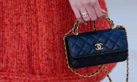 Ces vêtements de style Chanel de Zara et H&M vous feront paraître instantanément riche