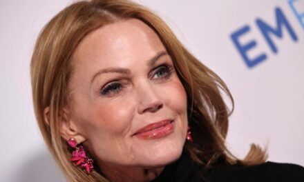 La chanteuse des années 80 a l&rsquo;air incroyable alors qu&rsquo;elle célèbre son 67e anniversaire