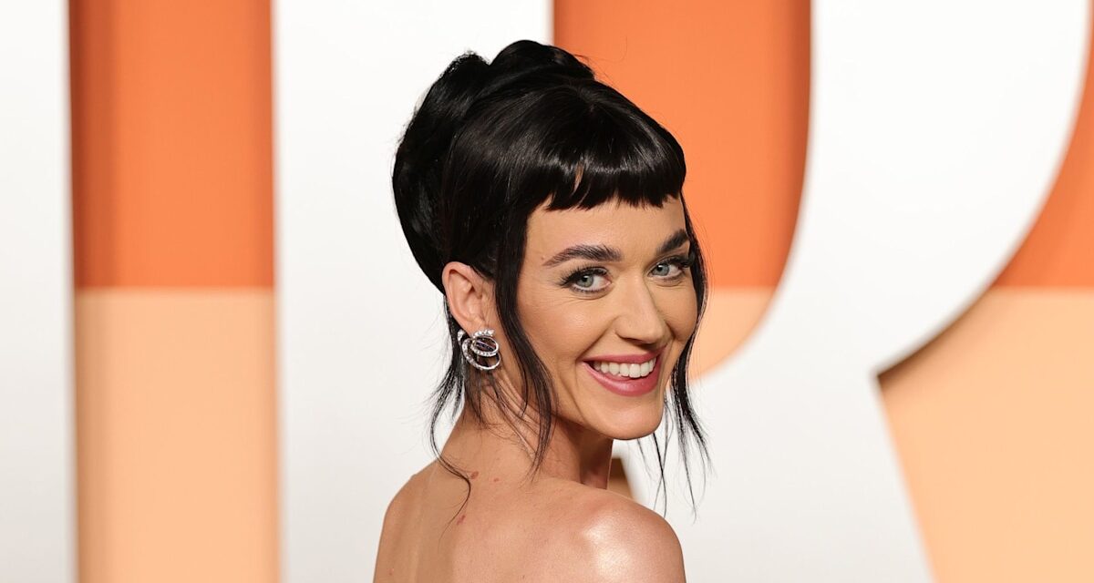 La fille de Katy Perry Mini-Me Daisy est si grande sur une nouvelle photo rare