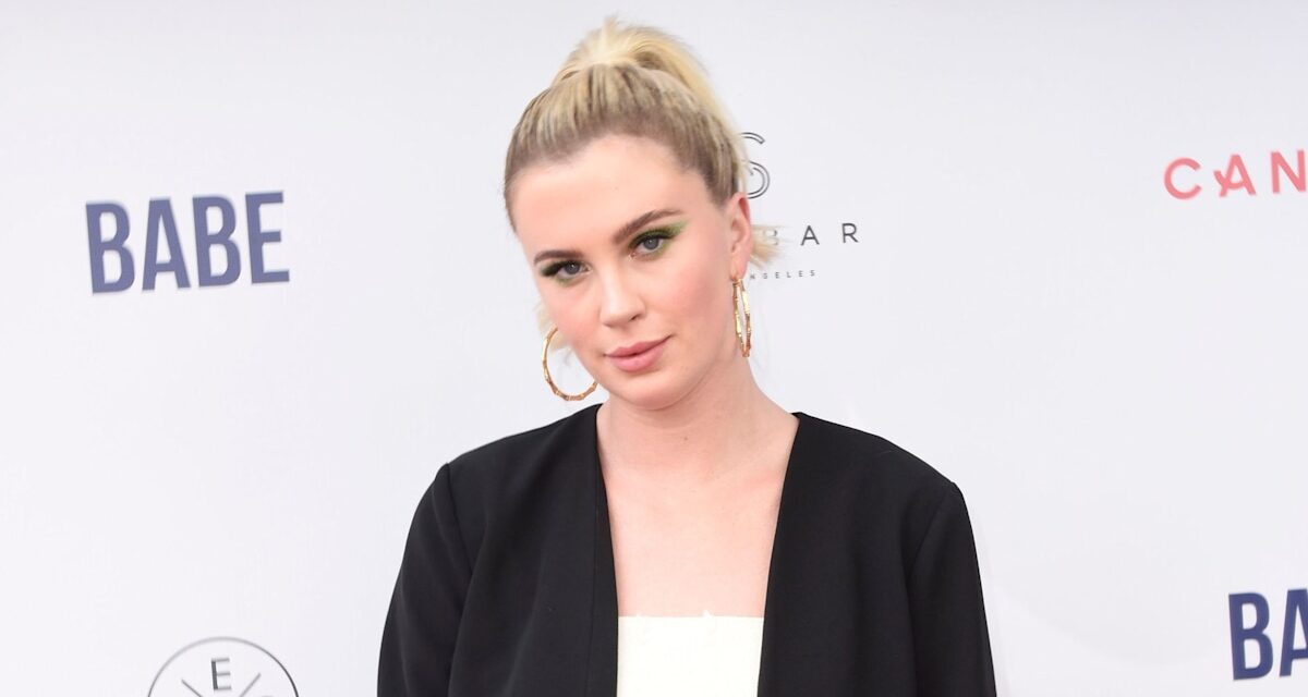 L&rsquo;Irlande Baldwin est à peine reconnaissable dans la sortie familiale après le tatouage «effrayant»