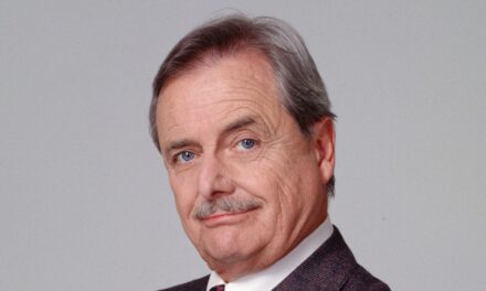 La star de sitcom bien-aimée, maintenant âgée de 98 ans, montre une apparence juvénile dans une nouvelle photo