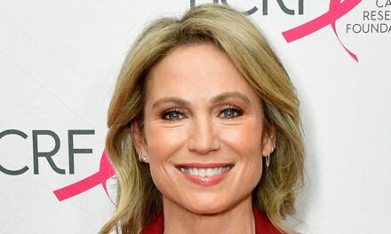 Amy Robach absorbe le soleil en bikini rose vif en escapade avec TJ Holmes et ses filles
