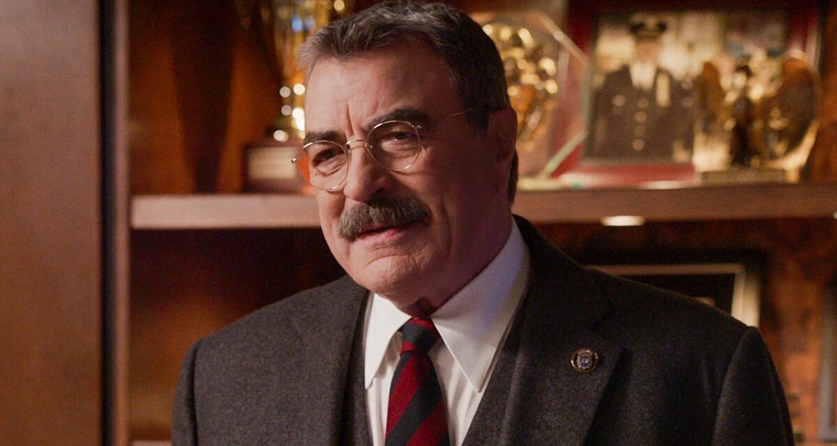 Le nouveau look de Tom Selleck sur 80 est des mondes loin des jours Blue Bloods