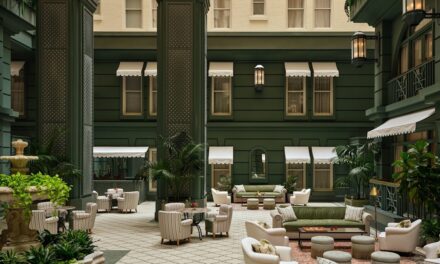 J&rsquo;ai assisté à un dîner intime dans un hôtel 5 étoiles – c&rsquo;était comme quelque chose d&rsquo;un film