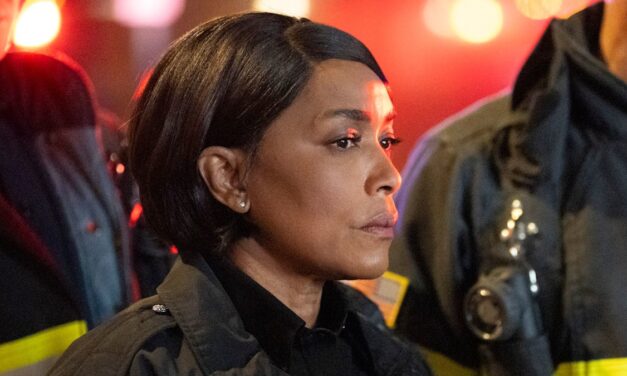 Angela Bassett s&rsquo;exprime sur le possible retour du 911 de Peter Krause après la mort du personnage