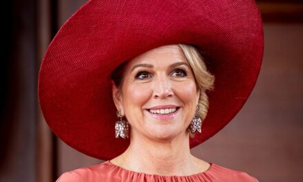 Queen Maxima aime une sortie rare avec 3 filles Lookalike