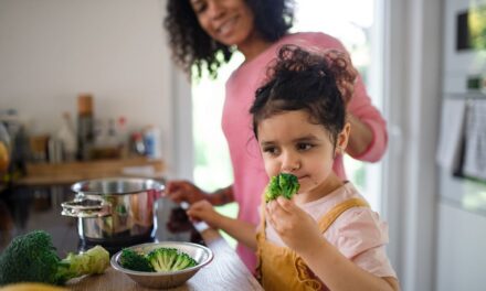 Les enfants ont-ils besoin de vitamines? Les nutritionnistes avertissent les parents des suppléments «adaptés à l&rsquo;âge»