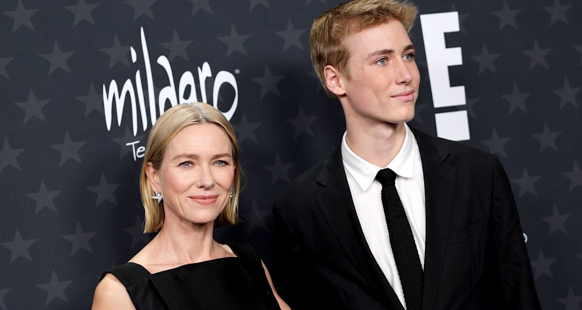 Naomi Watts partage un aperçu intime du nouveau chapitre passionnant de Son Sasha loin de chez lui