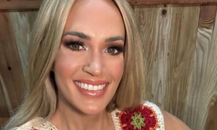 Carrie Underwood présente des jambes toniques dans une minuscule mini-robe pendant une soirée en famille inoubliable