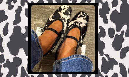 J&rsquo;ai essayé sur les chaussures à plat à imprimé de vache M&S tendance qui sont si prada (et si confortables)