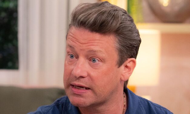 Jamie Oliver fait face à un revers avec l&rsquo;ajout public à 6 millions de livres sterling familiale à la maison