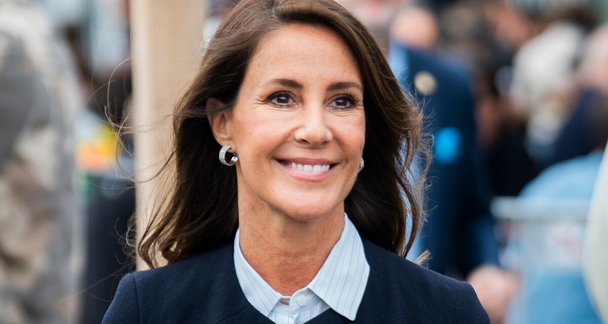 Les adolescents imposants de la princesse Marie la soutiennent lors de la sortie du Danemark – au milieu de l&rsquo;absence de 6 ans