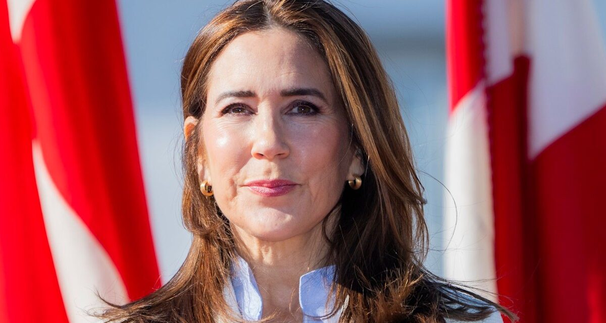 Réaction de 4 mots de la reine Mary à la tenue controversée de sa fille princesse Isabella