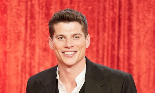 La star d&rsquo;Emmerdale, Lewis Cope, a annoncé un remplacement strictement après que Kristian Nairn se retire en raison de «  des raisons médicales inattendues  »