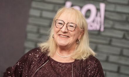 Signs La mère de Travis Kelce, Donna, a accidentellement révélé un engagement à Taylor Swift quelques jours avant