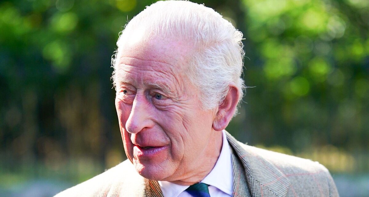 Le roi Charles a retrouvé Naughty Pony alors qu&rsquo;il déménage à la maison privée