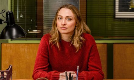 Le drame détective en 4 parties fantastique « ressemble à la frénésie d&rsquo;été ultime