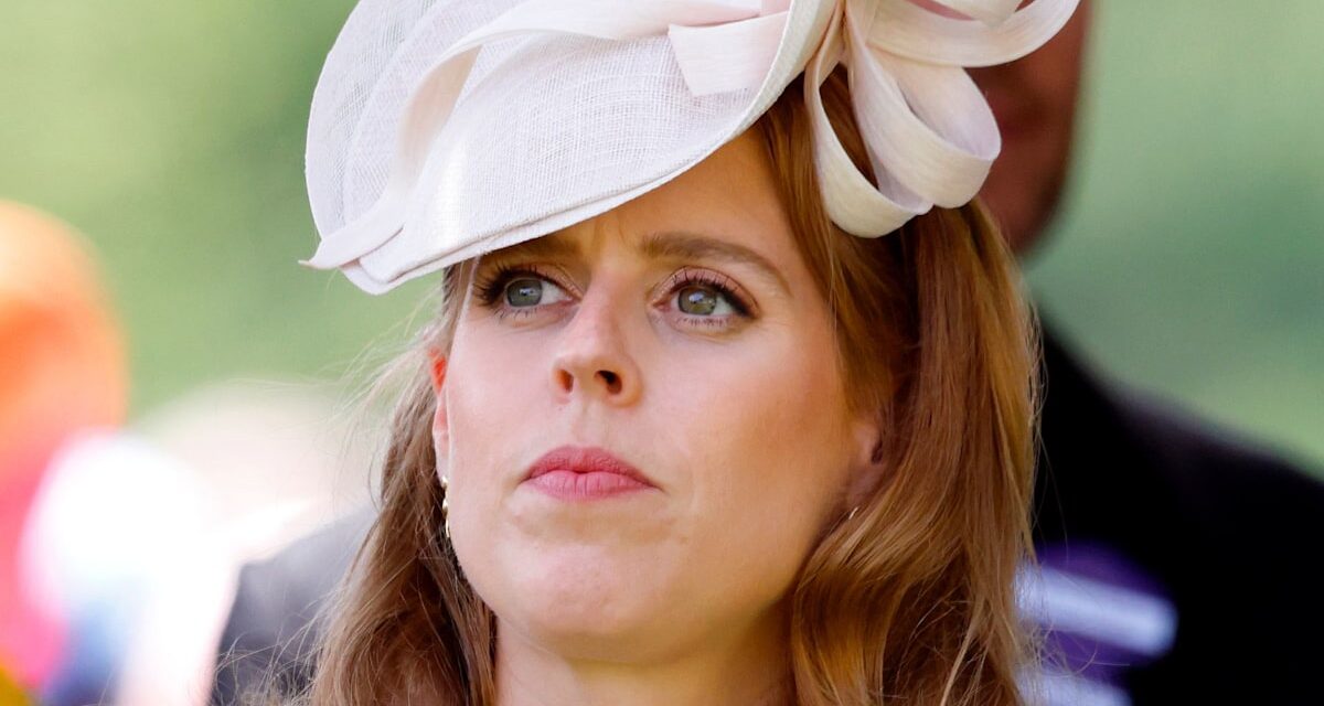 La princesse «discrète» Béatrice vole sous le radar en robe à volants