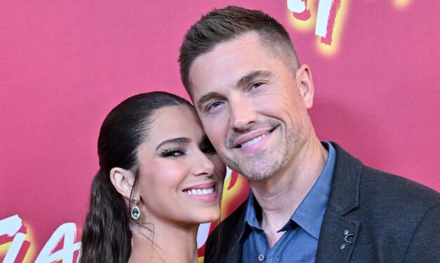 La fille d&rsquo;Eric Winter crache une image de maman célèbre dans des photos de famille loin de la recrue