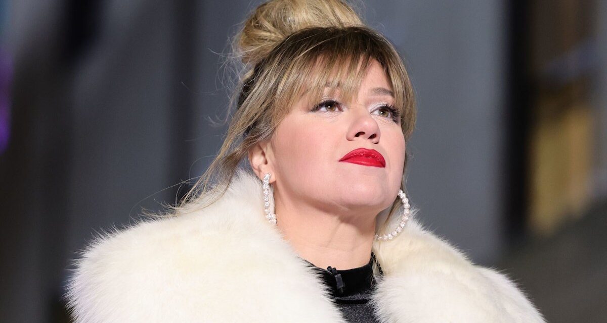 Kelly Clarkson parle de la « décision familiale » de mettre fin au talk-show