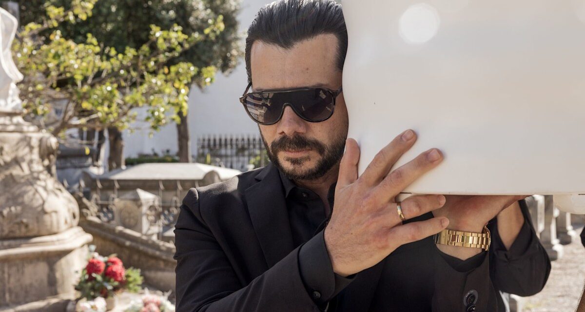 Les téléspectateurs de Netflix sont accrochés jusqu&rsquo;à la toute fin du thriller mystère deux tombes