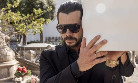 Les téléspectateurs de Netflix sont accrochés jusqu&rsquo;à la toute fin du thriller mystère deux tombes