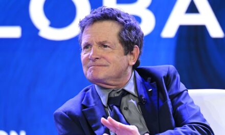 Michael J. Fox fait une apparence rare pour les étapes majeures