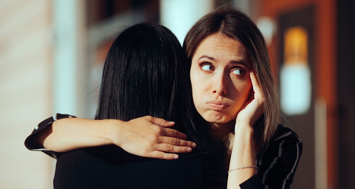 Ce que cela signifie si vous oubliez les noms des gens, selon un neurologue