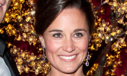 Robe gothique «  mystérieuse  » de Pippa Middleton qui n&rsquo;a jamais été revue