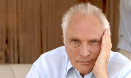 Rencontrez l&rsquo;ex-femme de Terence Stamp qui avait 35 ans son junior: dans leur mariage de 6 ans