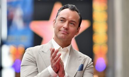 Les fans divisés sur le thriller politique de Jude Law  » personne n&rsquo;a demandé &lsquo;car les premières images atterrissent