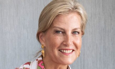 La duchesse Sophie «évoque la nostalgie» dans sa robe la plus fréquentée de 2025