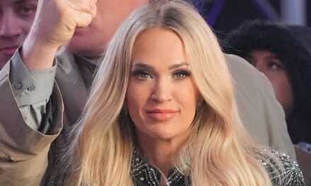 Carrie Underwood partage la mise à jour de la ferme de 400 acres bordées de bois: «  Moment de vérité  »