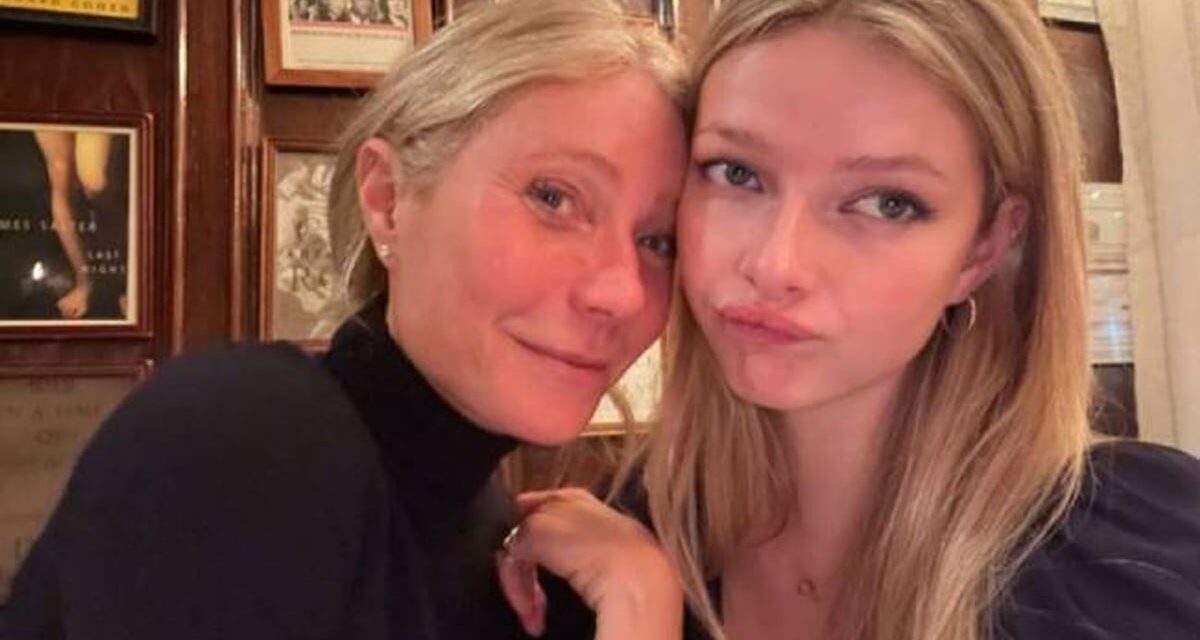 Apple Martin est Mom Gwyneth Paltrow&rsquo;s Twin au milieu de la sortie de la plage