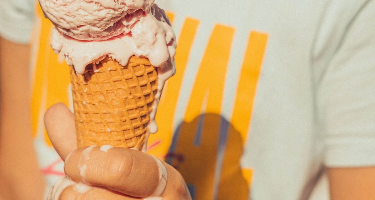 Une chasse chaude dans une onde de chaleur, c&rsquo;est comme verser de l&rsquo;essence sur un feu – la ménopause guerrière révèle des conseils de refroidissement