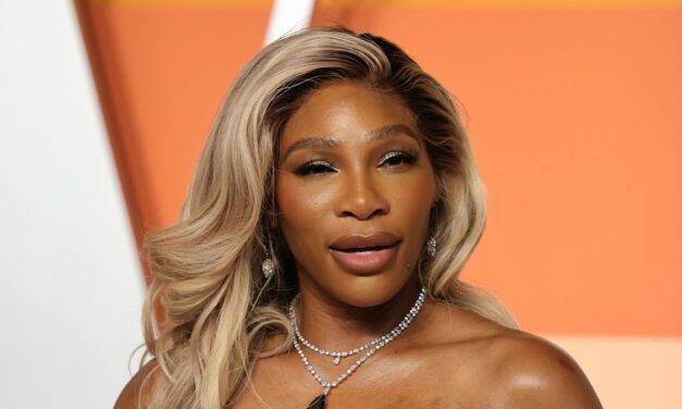 Serena Williams fait tourner les têtes avec des photos de bikini grésillantes après une perte de poids de 30 lb